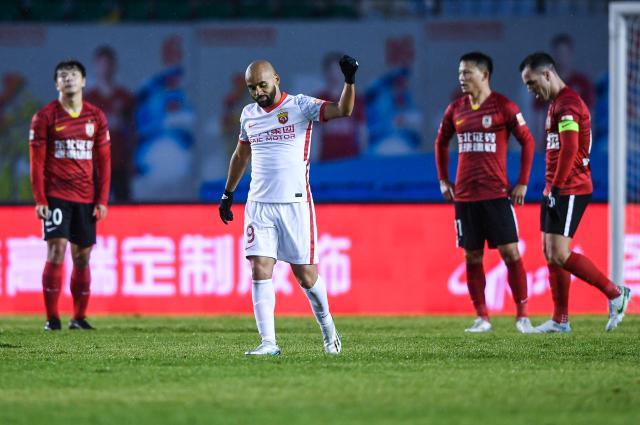 虎扑篮球-【中超】吕文君2球巴尔加斯助攻戴帽 海港4比1亚泰