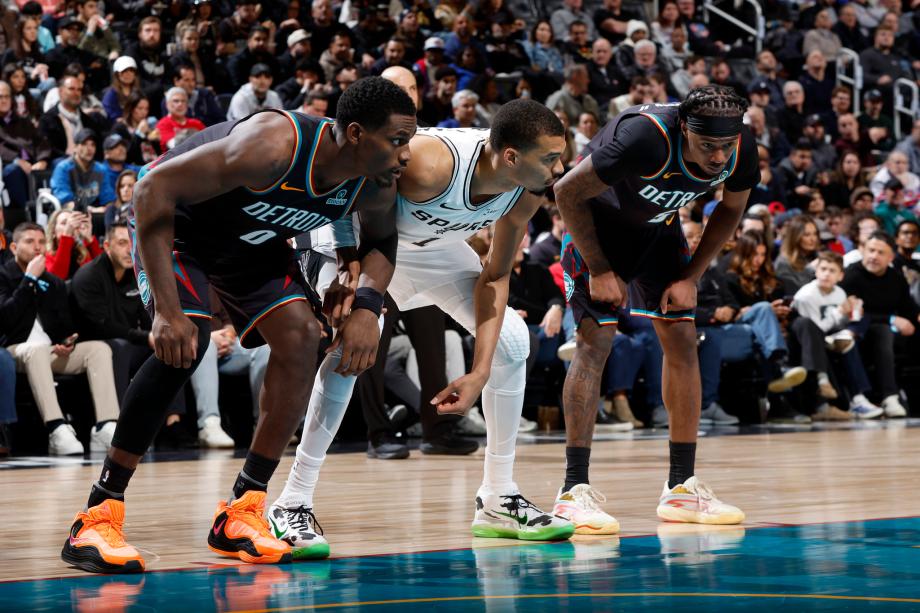 [图]文班亚马21+17杜伦25+14 马刺击败活塞9连胜